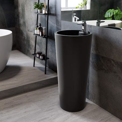 Błyskotliwe białe ceramiczne pionowe zlewy łazienkowe z chromowym wykończeniem przepływem